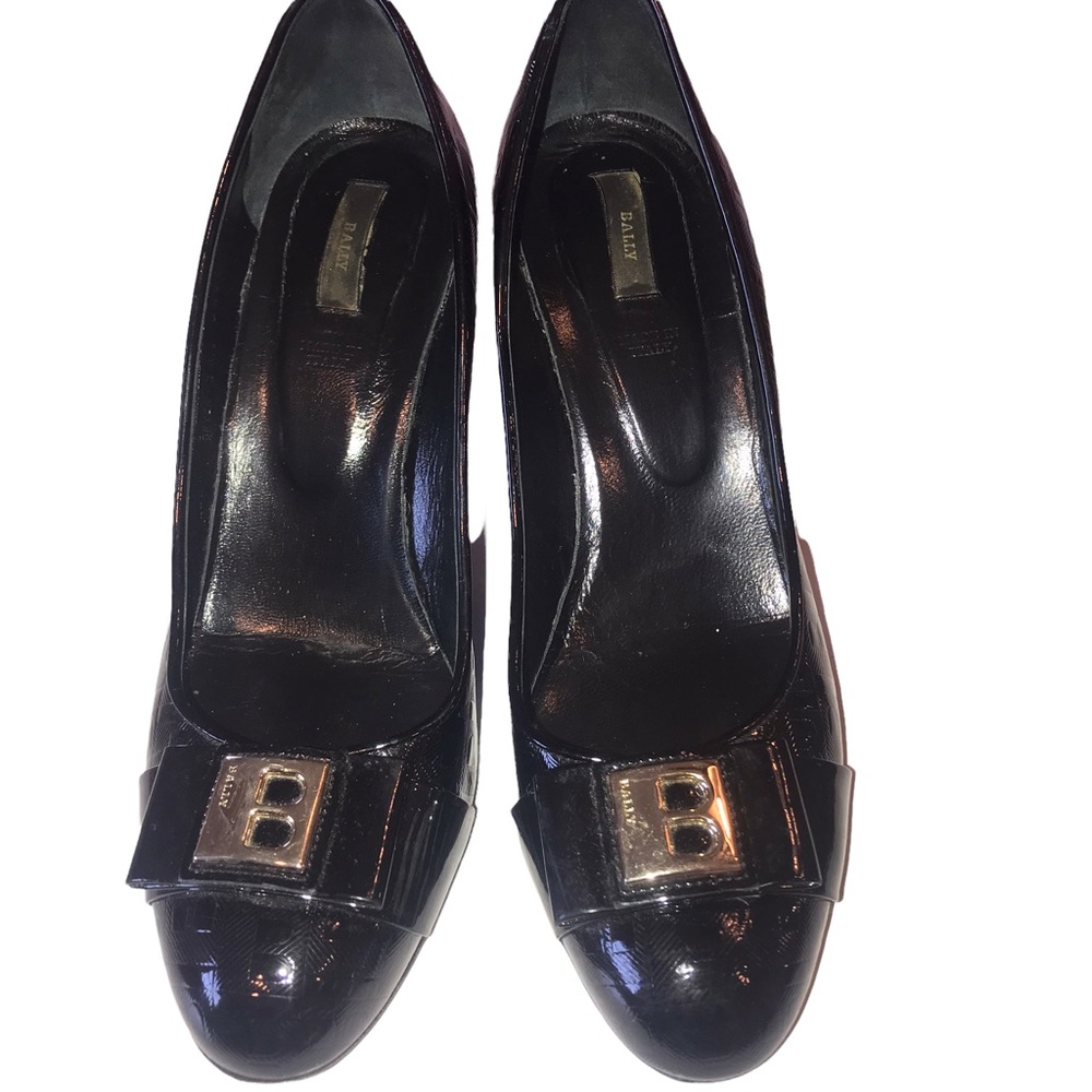 Bally Patent Leather Black Pumps Heels Embossed B all Over Gold B Logo Size 8